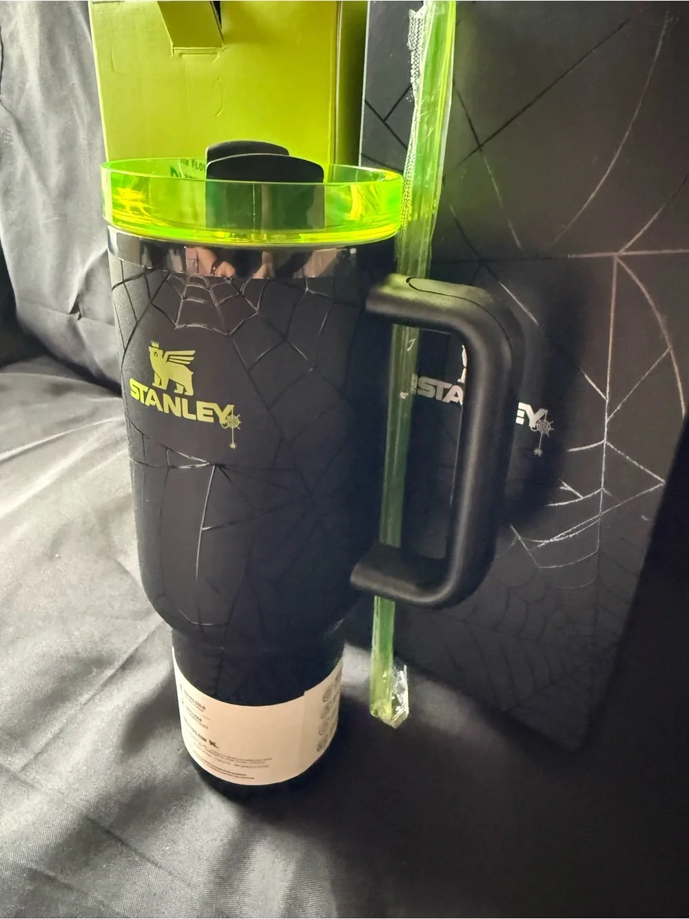 New Stanley 40oz Special Spider Web Black Tumbler with Neon Green Lid and Straw - Picture 4 of 12